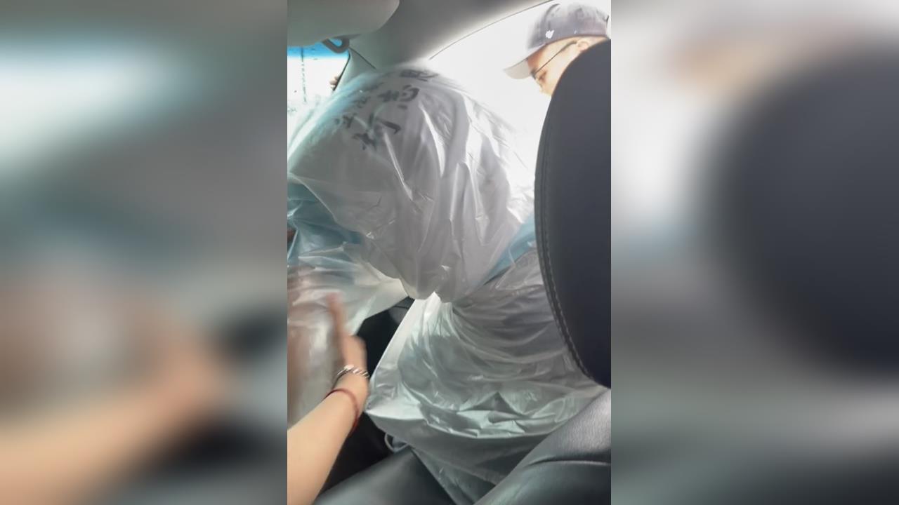 快新聞／柯志恩真的好糗？視察高雄水災遇1事「急爬車窗」　陳其邁喊話了