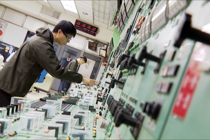 全台供電亮紅燈！最糟工業、民生皆限電