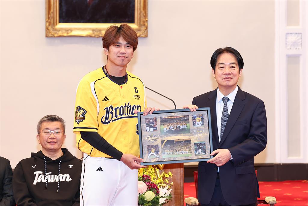 中職／我是獅迷有研究他們！總統賴清德接見中信兄弟盛讚：4年3冠不簡單