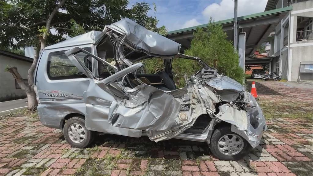 高雄山道死亡車禍！　駕駛酒駕載友自撞釀雙亡