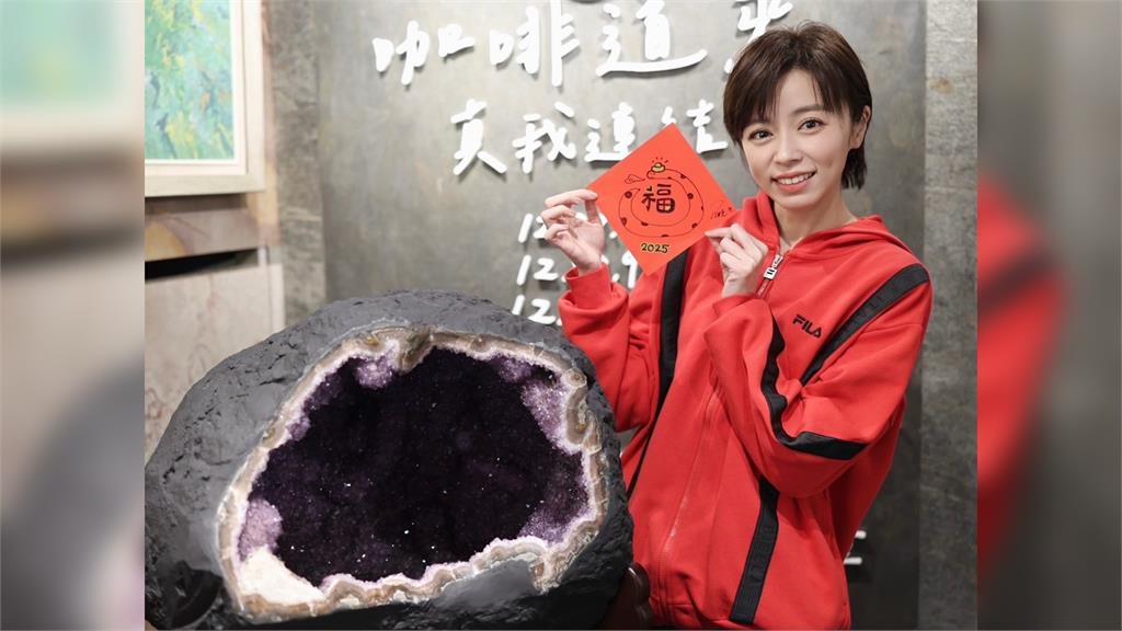 新年到王瞳自曝和摯愛做1事最想念！手繪版自畫像、手沖咖啡自我療癒