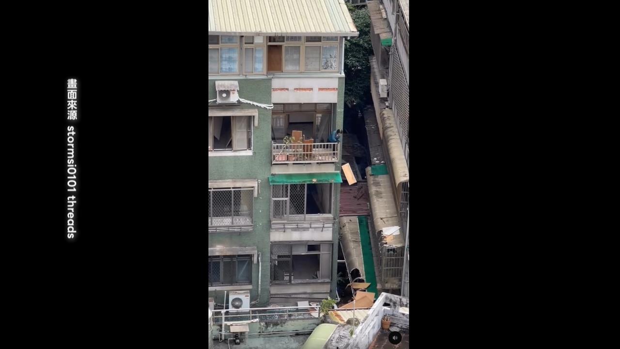 北市連雲街危老建築都更　裝潢廢棄物竟從高空丟下