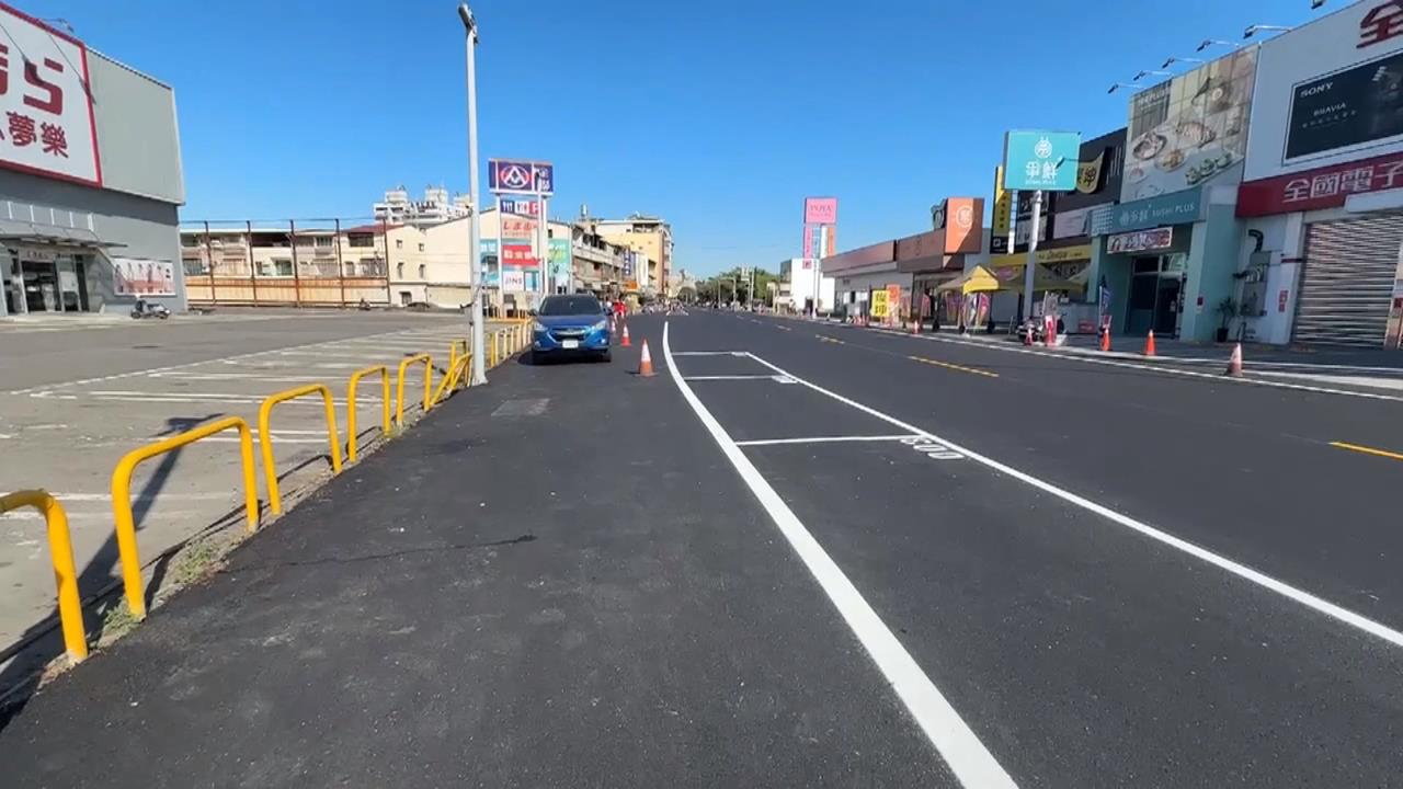 誤會一場!停車格竟劃路中 市公所:人行道未同步完工