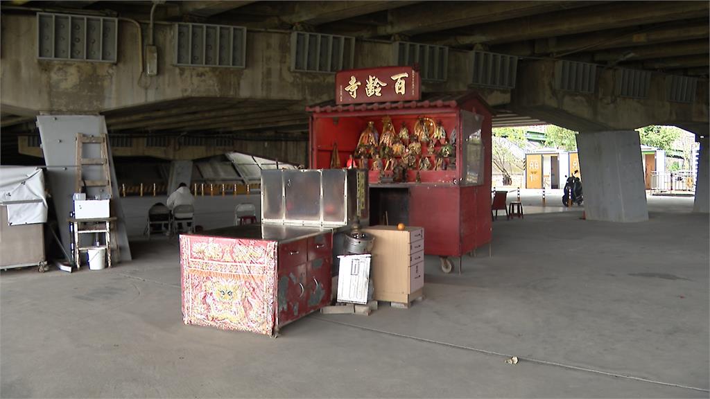 落難神明落腳處！　台北百齡寺裝輪子一拉就走