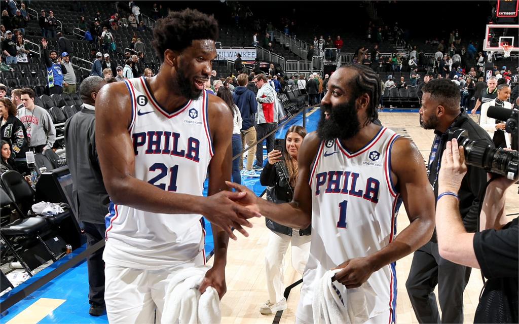 NBA／「他不跟我說話了...」恩比德談哈登離隊後慘況：沒人知道這些事