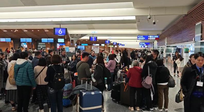 快新聞／歲末元旦出國潮！桃機建議旅客起飛前3小時報到　出入境尖峰時段曝