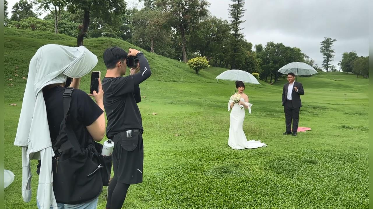 果嶺自然公園爆紅！新人冒雨也要拍婚紗