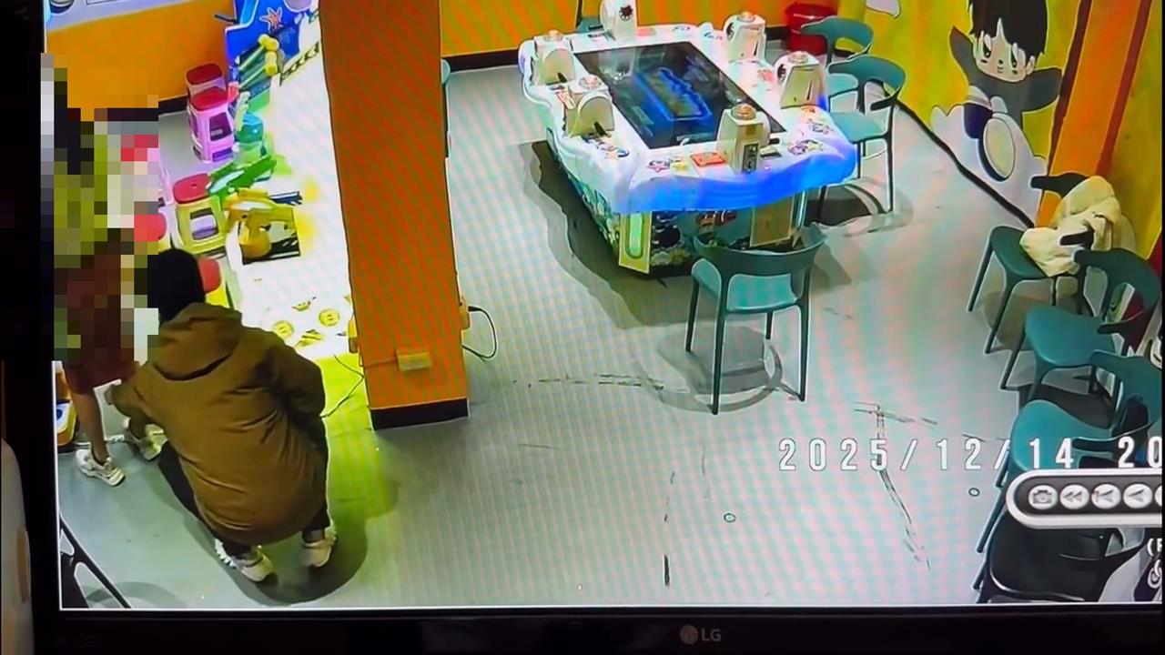 穿長裙也偷拍! 北市"攝狼"偷拍年輕媽媽裙底遭逮