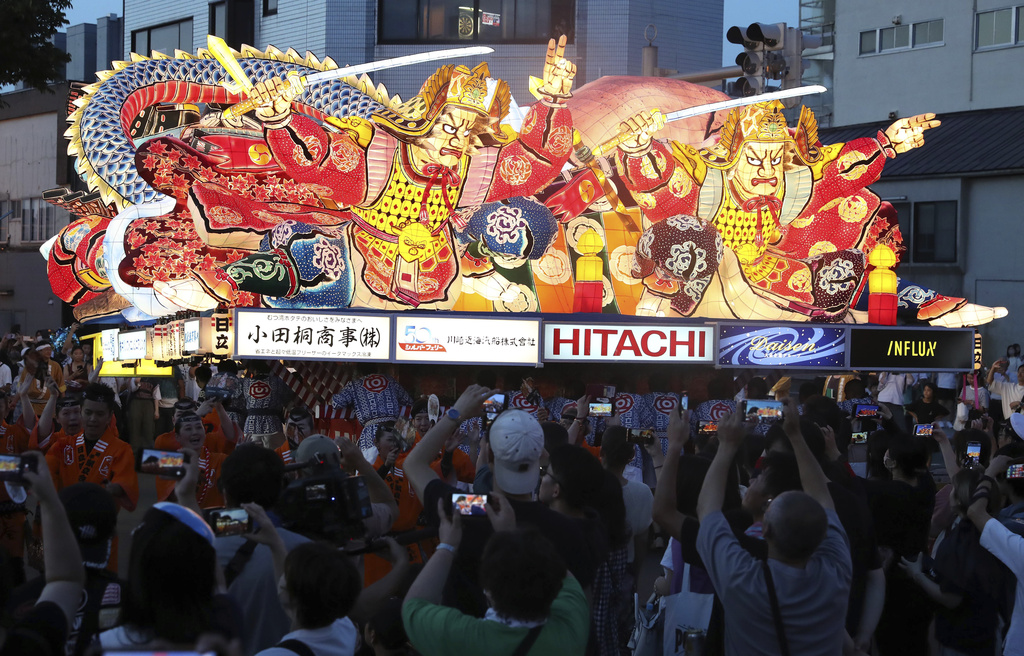 疫情趨緩睽違4年登場　青森睡魔祭吸引上萬名海內外遊客參與