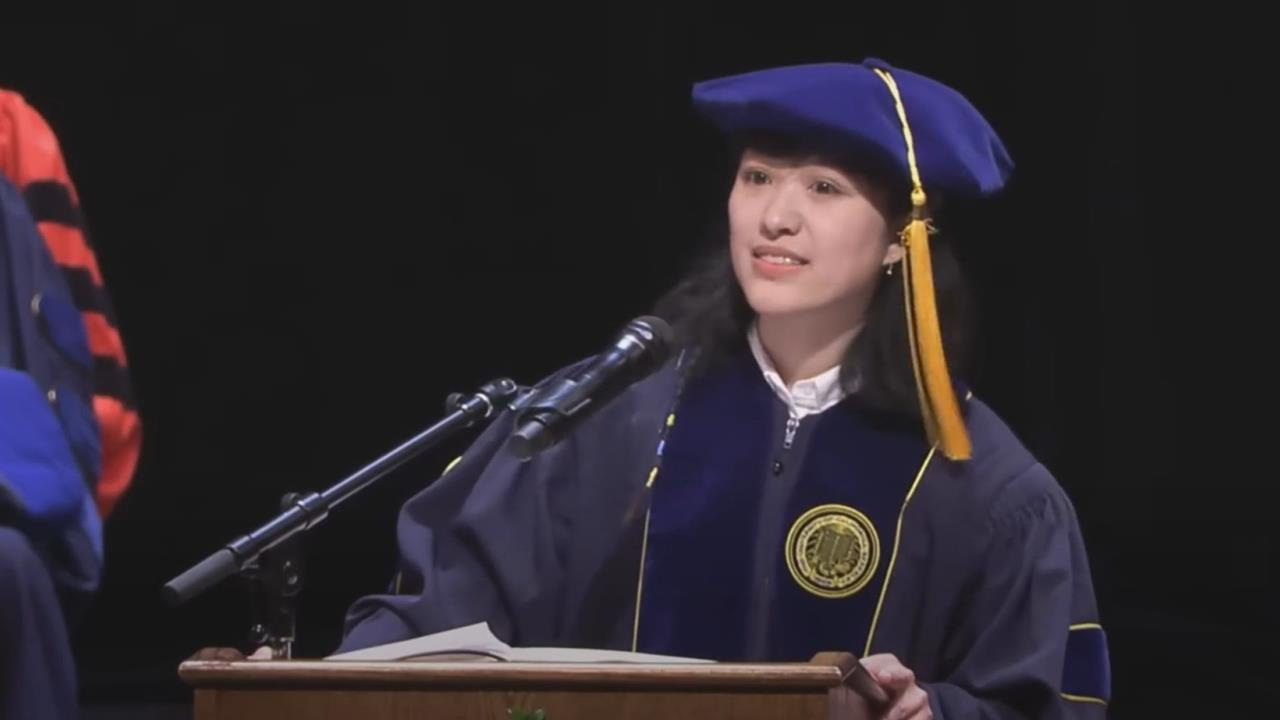 代表美國名校博士生畢典致詞 網讚寶島正妹:台灣之光