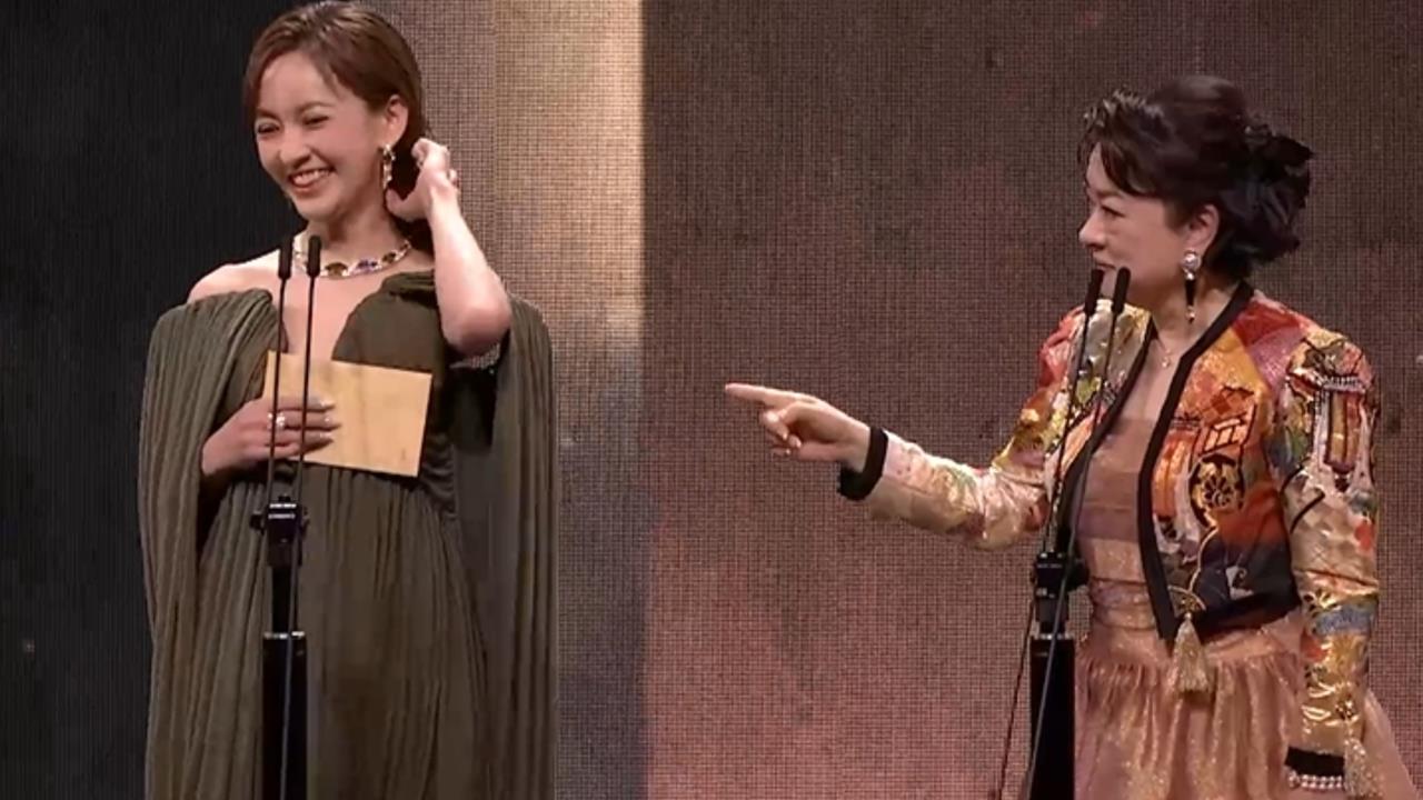 金馬62/75歲翁倩玉攜手陳意涵同台頒獎!雙女神「夢幻並肩」展現最佳默契