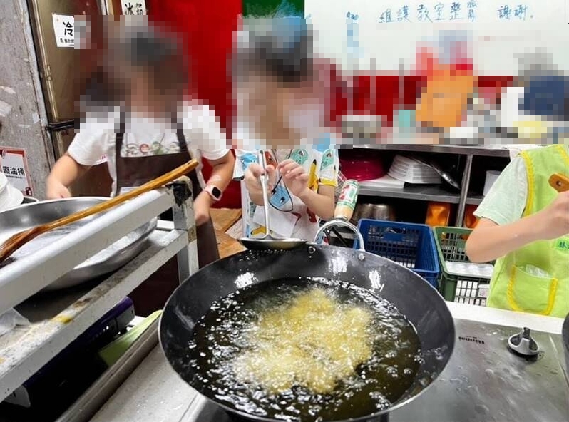 夏令營讓「8歲童使用油鍋」遭燙傷!家長氣炸控「延誤就醫」中原大學回應了