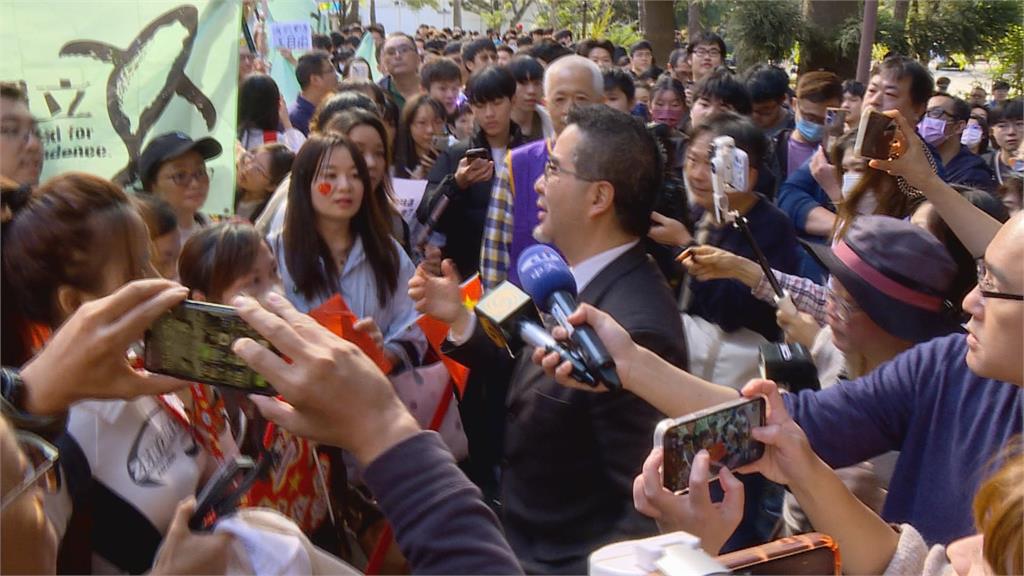 馬英九帶中生交流「如過街老鼠」人人開罵！民進黨大老酸：完全反效果