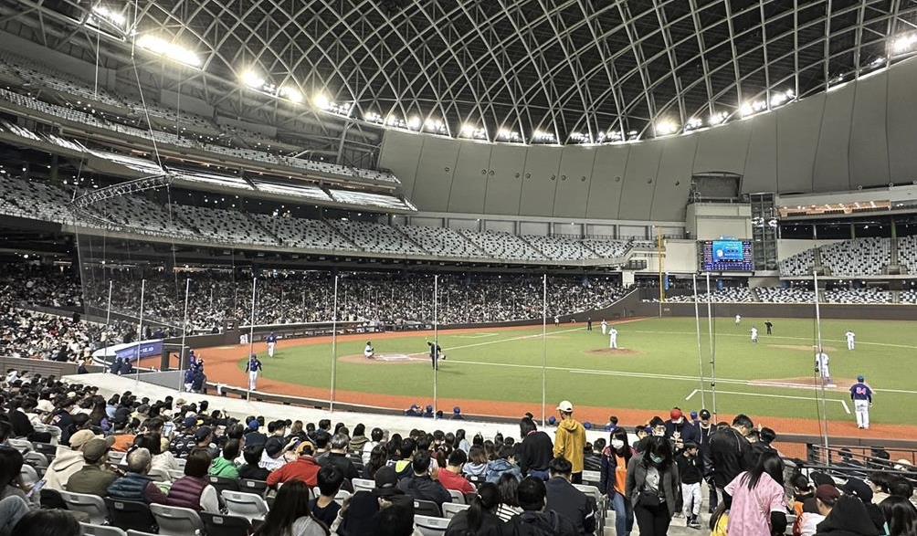 快新聞／大巨蛋又漏水「滅火器還過期」　北市體育局：強力巡查絕不包庇、放水遠雄