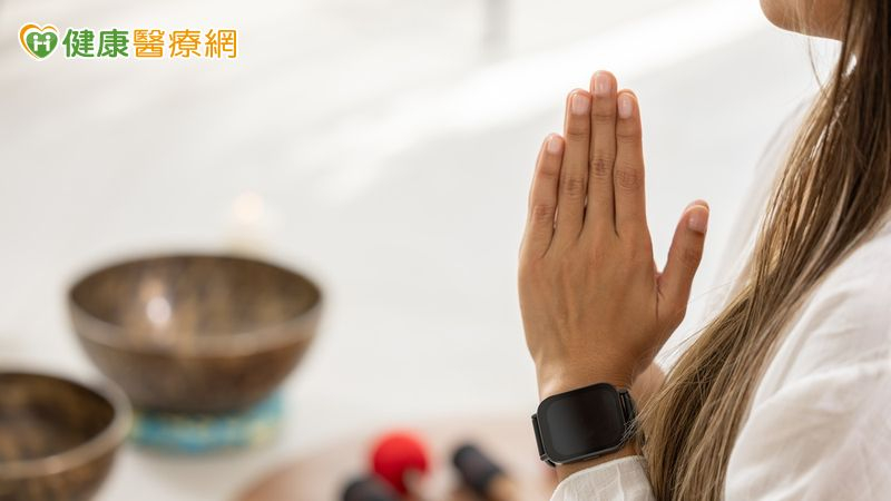 要求家人吃素、念佛就是慈悲?「幫助」和「改變」其實不同