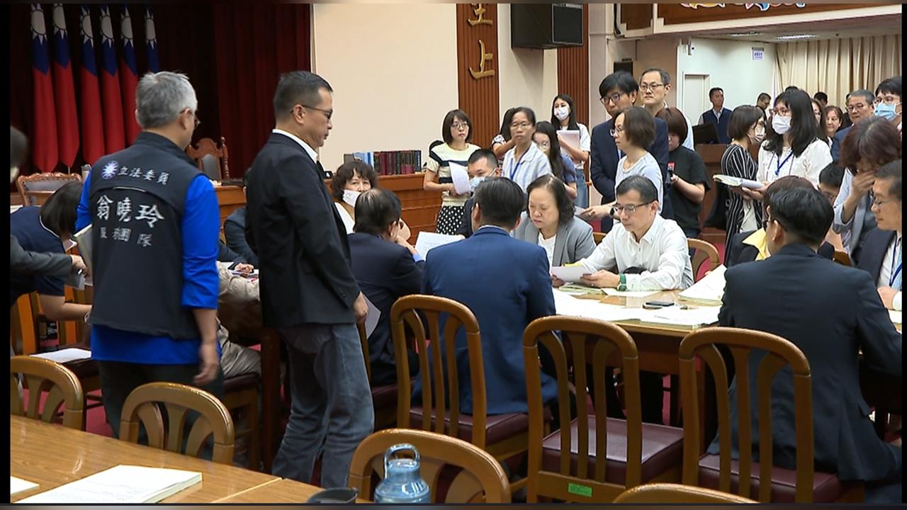 普發萬元案今通過初審 17日三讀後一個月內發放