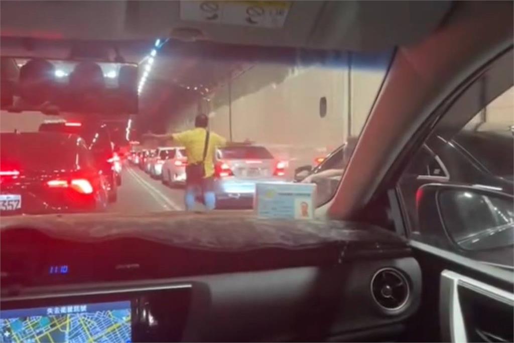 快新聞／北市基隆路地下道深夜大塞車　3分鐘路程竟卡1小時