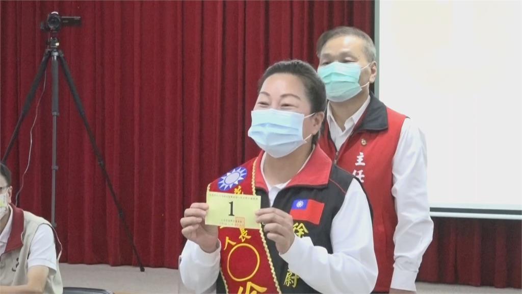 徐榛蔚赴選委會大陣仗抽籤　南區勘災未現身！Kolas：重建花蓮才是目標