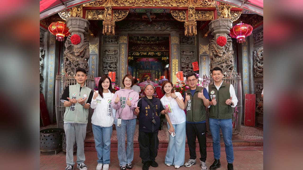 快新聞／卓冠廷率「雙北祈福隊」赴拱天宮刈火！盼年底選戰順利