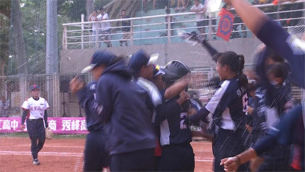 HSL(影)／高中女壘球聯賽冠軍賽　東山高中10:0輕取埔里高工封后