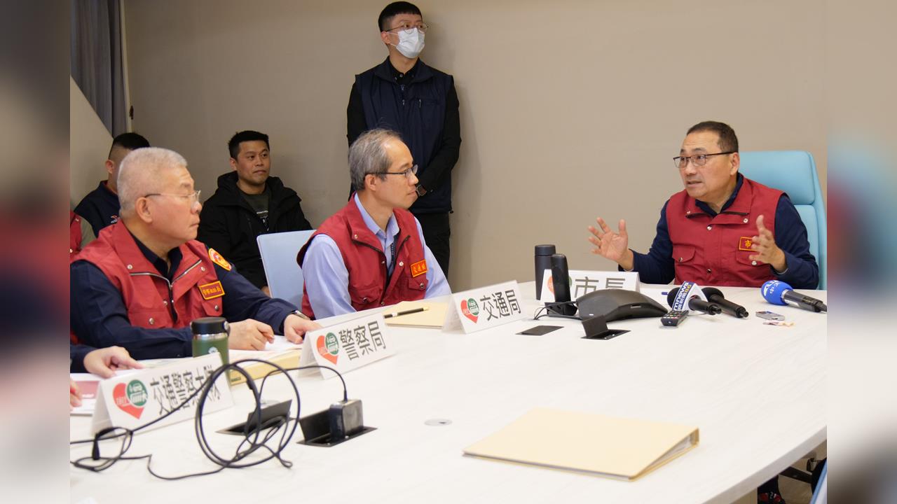 春節連假首日賣場與國道湧車潮 侯友宜籲善用大眾運輸迎新年