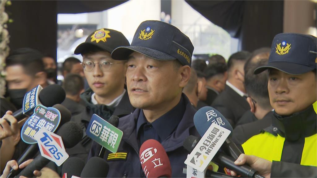 快新聞／竹聯幫「么么」黃少岑告別式！千名黑衣人到場　北市派逾400警員戒備