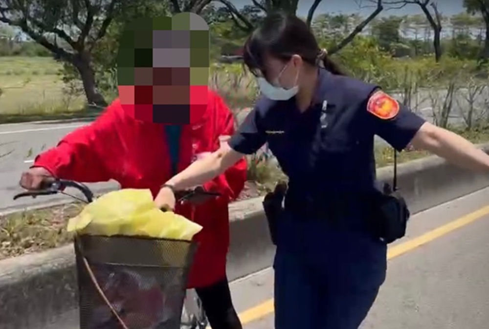 逆向驚魂　8旬翁內側車道騎單車汽機車全閃避