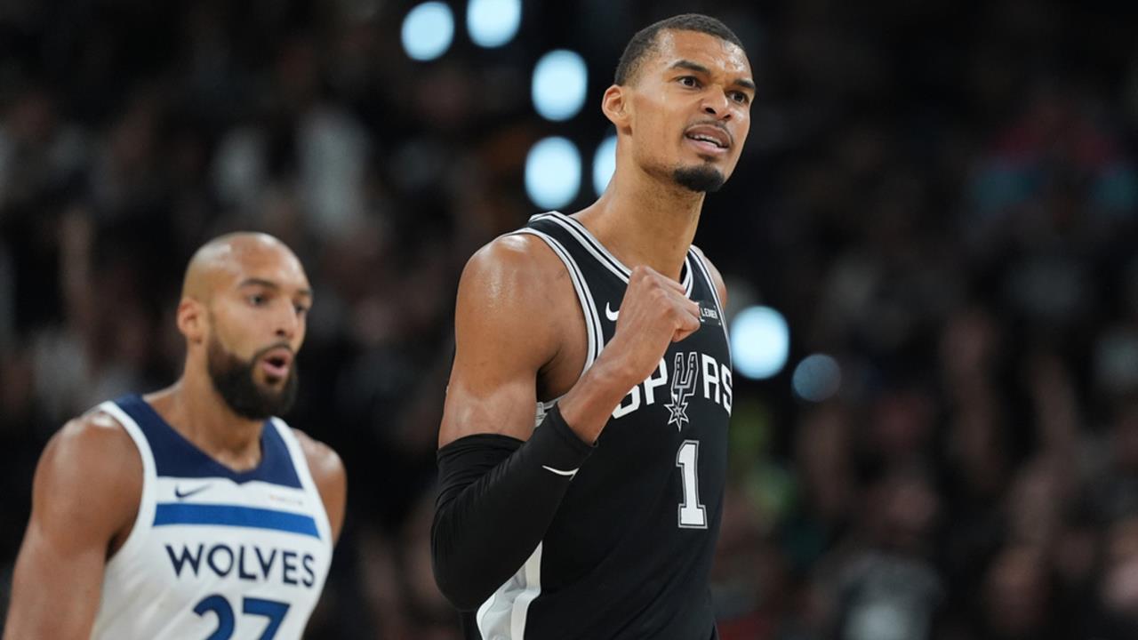 NBA(影)/比肩魔術強森!文班亞馬「沒禁賽還給重傷害」轟神數據寫季後賽紀錄