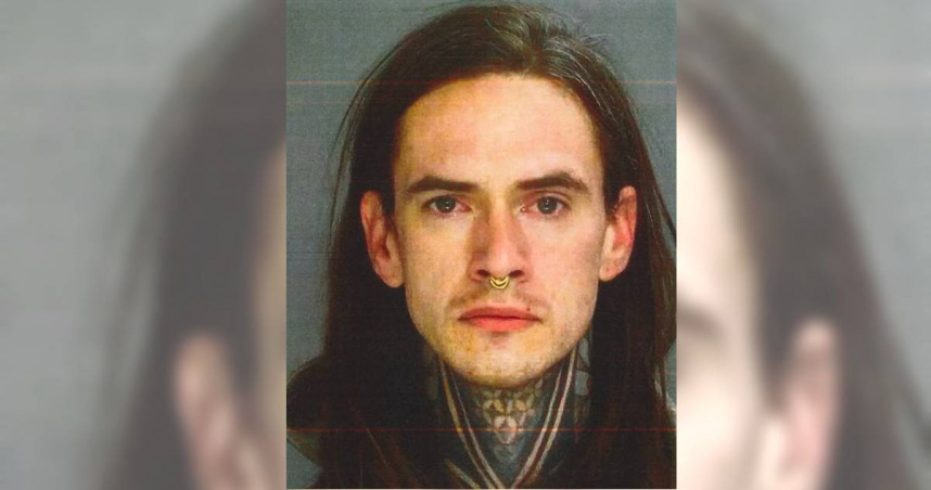 挖墓偷骨還堆滿家！美男藏百具遺骸　狂背近500罪