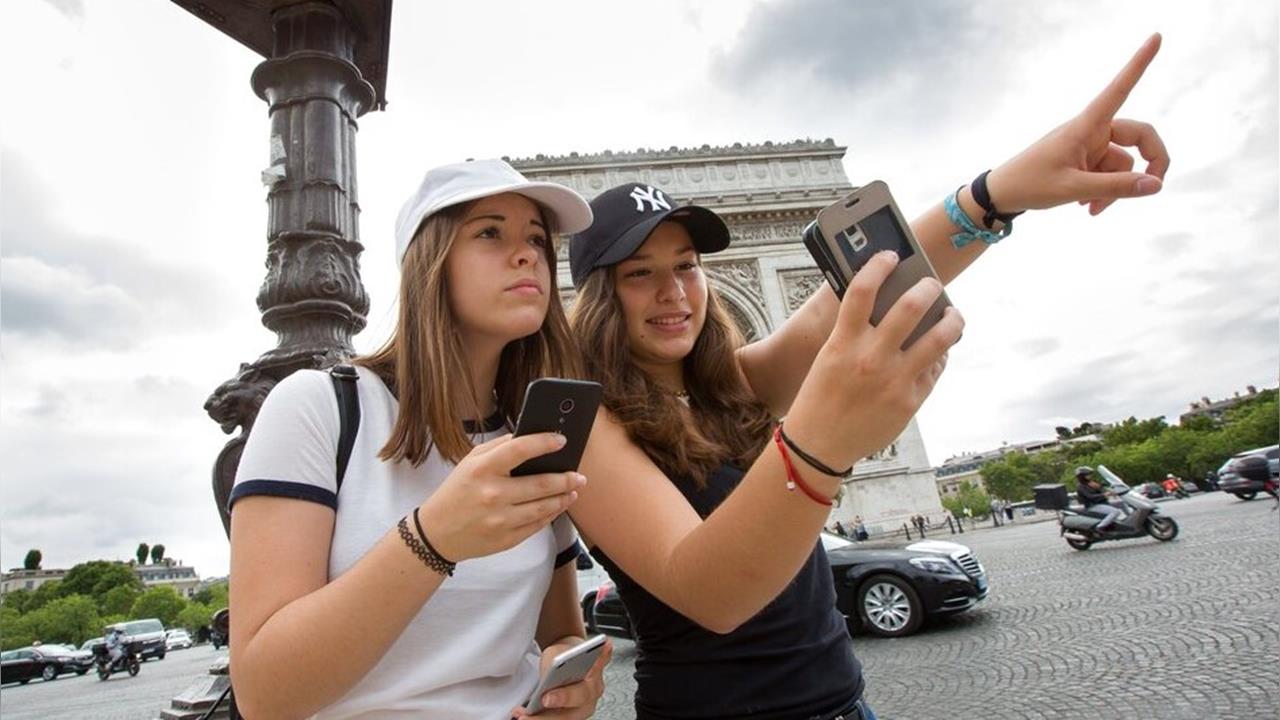 快新聞／起風了？法國會決議15歲以下「禁用社群媒體」　最快9月上路實施