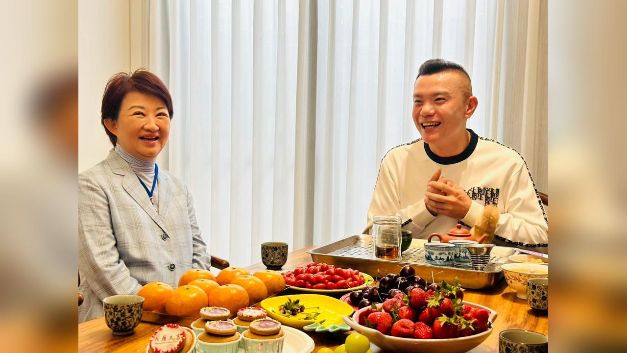 快新聞／2026藍白合有望？江和樹邀盧秀燕慶生喊「團結真有力」