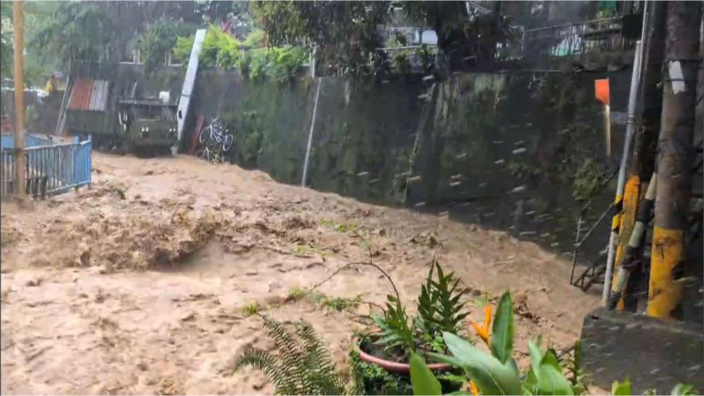 屏東三地門雨狂下「泥流湧部落」　居民：上次是八八風災