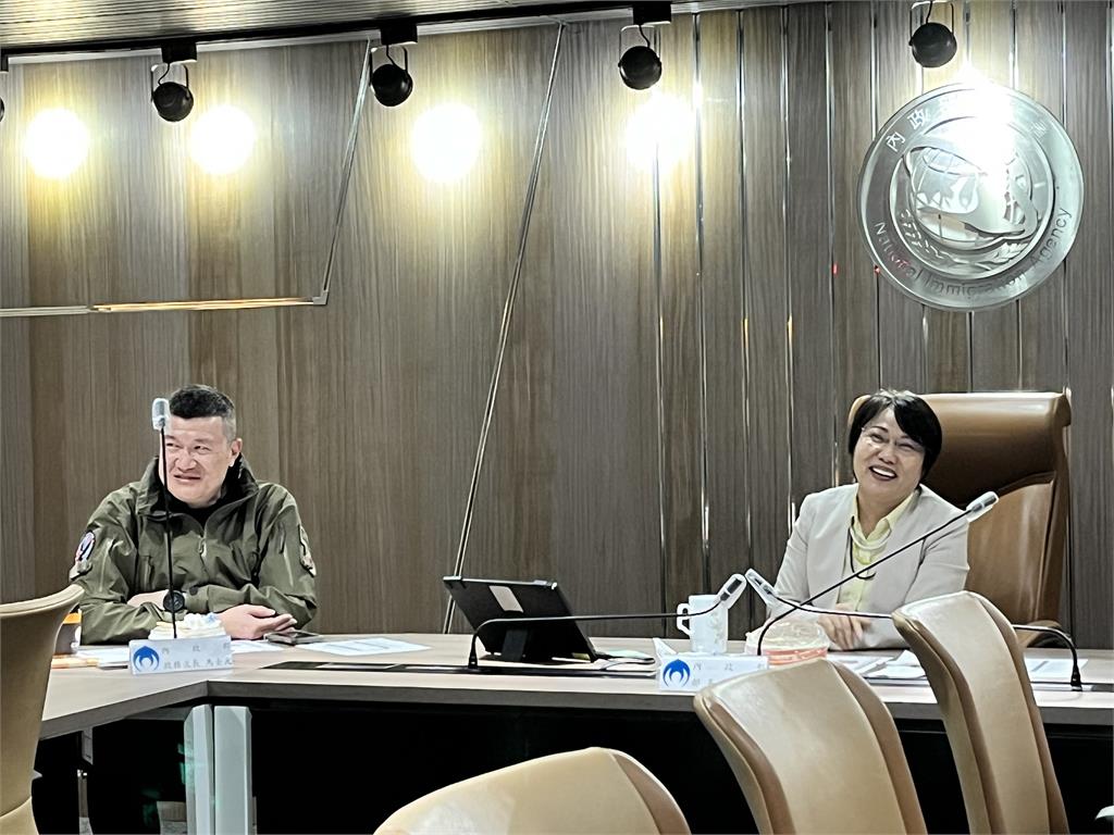 劉世芳慰勞移民官 感謝同仁齊心完成跨國遣返任務