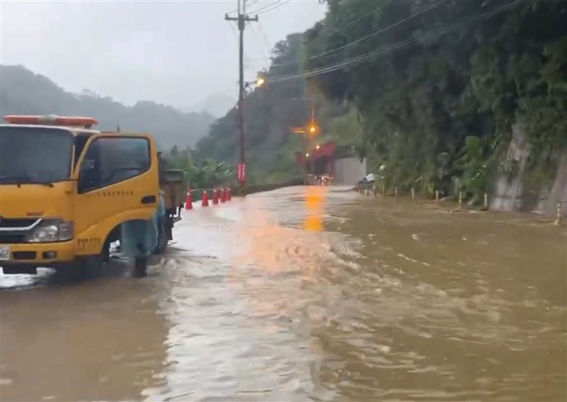 跑山露營遇溪水暴漲！ 女大生遭沖走卡護欄亡　校方痛心發聲回應