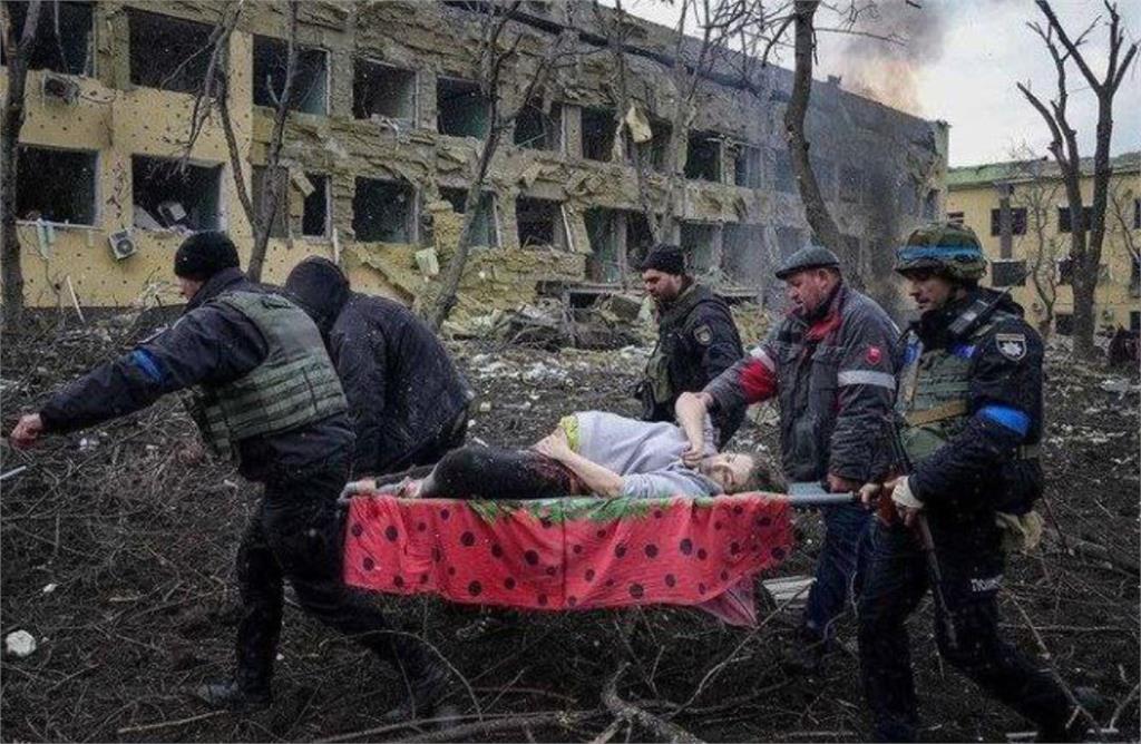 快新聞／俄軍炸兒童醫院17人受傷　英美怒轟：殘忍、毫無道德底線的攻擊！