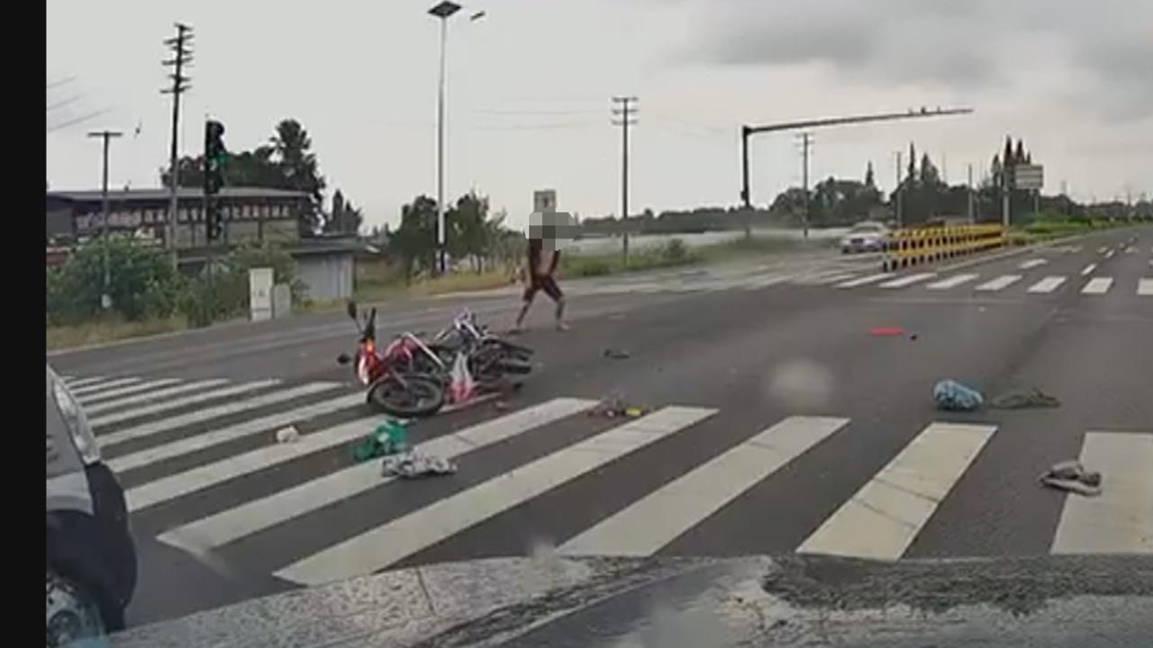 中國警車闖紅燈撞機車　涉肇逃影片流出網炸鍋