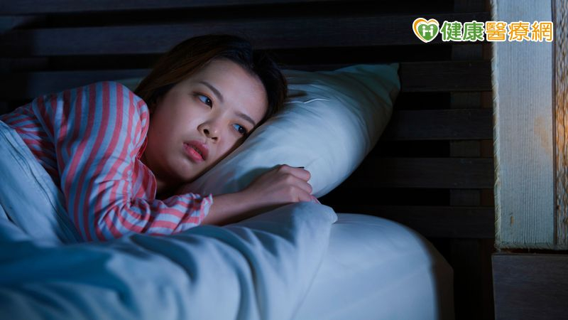 半夜總醒來、越晚越清醒？中醫解析5種失眠體質與日常保養
