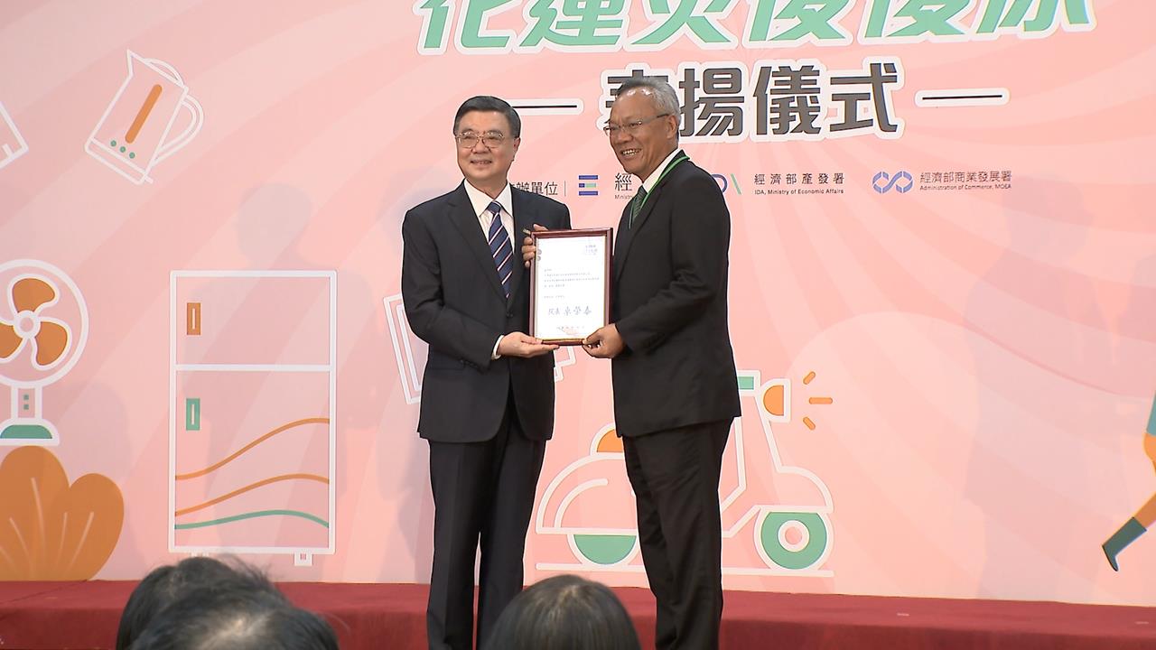 卓揆感謝光復鄉洪災「業者超人」　提供受災商家1至20萬補貼