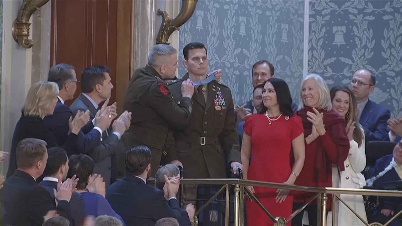 五級准尉斯洛爾中彈重傷「活捉馬杜洛」 川普頒發獎章