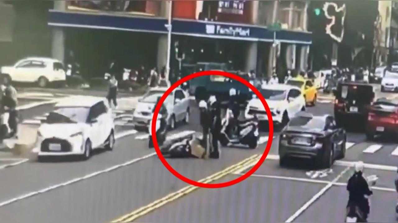 最美風景!高雄騎士送貨遭「怪風吹倒」 警一路護送 民眾直呼「太暖心」