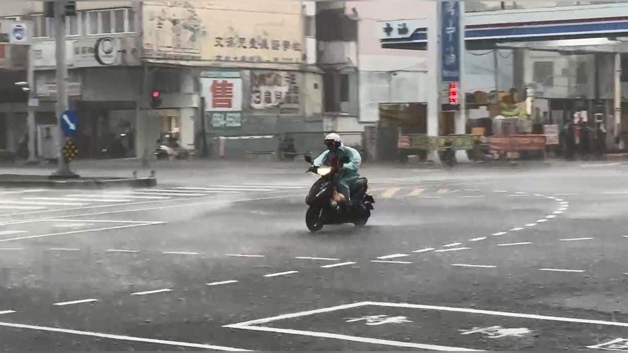 快新聞／快躲雨！7縣市大雨特報　一路下到入夜