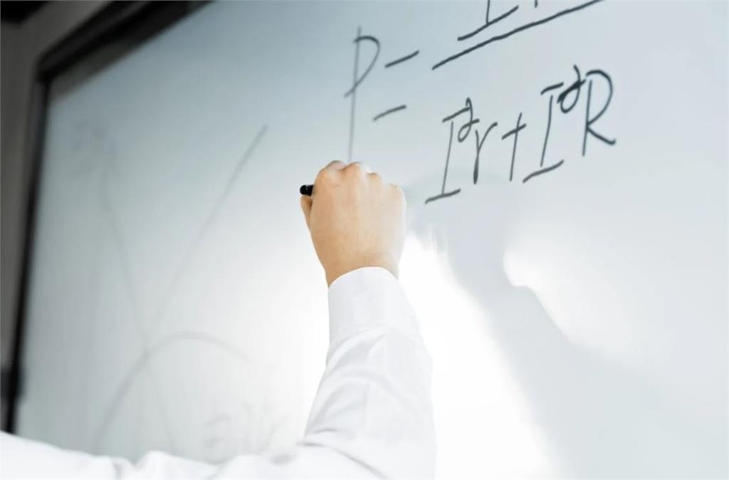 〈民視論壇〉翁達瑞－網紅教授的專業倫理