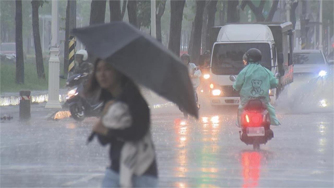 北台灣雨彈狂炸「一路下到晚上」！鄭明典曬圖「揪1關鍵」：雨帶卡住了