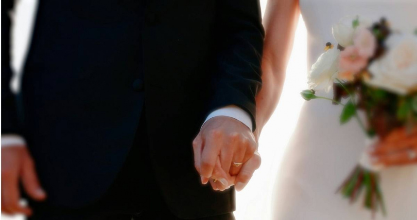 婚後須當全職太太！男友只給10萬家用　年薪300萬女陷兩難：只能分手？
