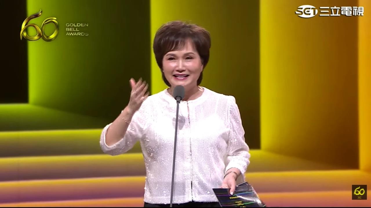 金鐘60／新聞界傳奇沈春華驚喜現身！犀利狂虧陳漢典…台下全笑翻