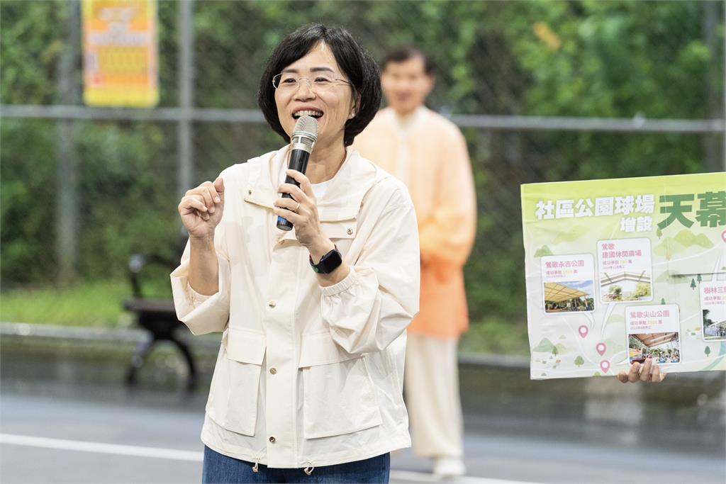 蕭美琴化身說書人力挺蘇巧慧　「水獺媽媽」故事喊話新北走向新時代