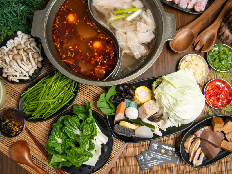 台南必吃石頭火鍋！風味獨特湯底搭各式肉品美味滿分！