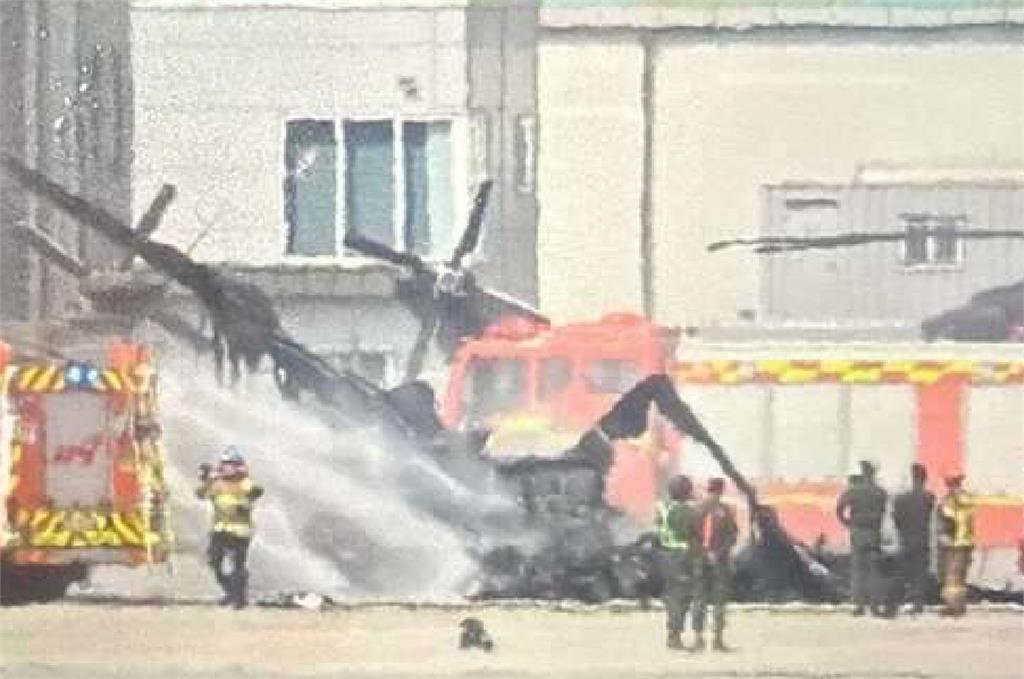 快新聞／嚇壞！南韓軍方無人機撞直升機　起火燃燒20分鐘