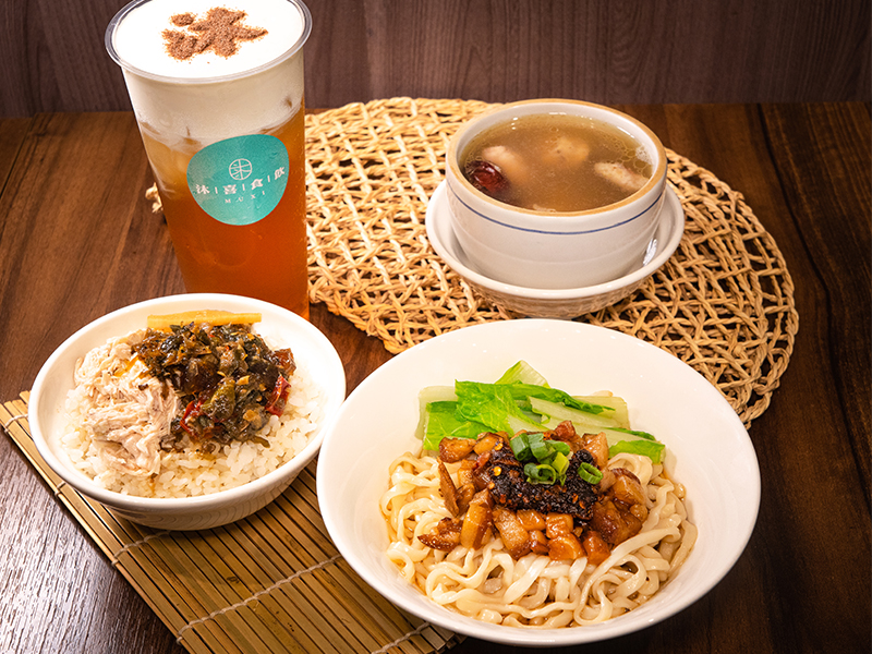 西屯美食│古今融合創意麵館　乾拌麵、茶飲擄獲饕客的胃