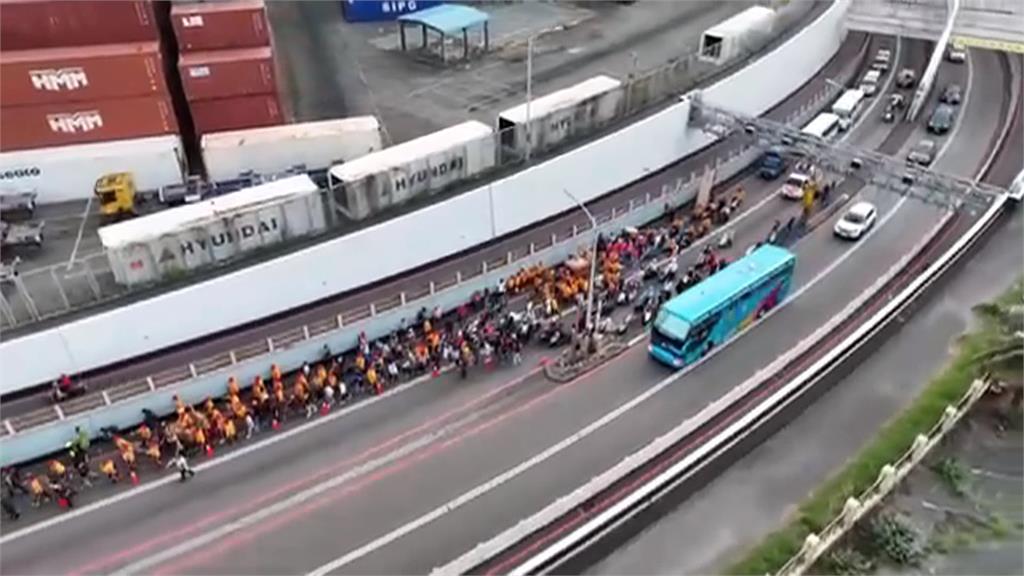 旗津天后宮媽祖遶境  穿越高雄過港隧道
